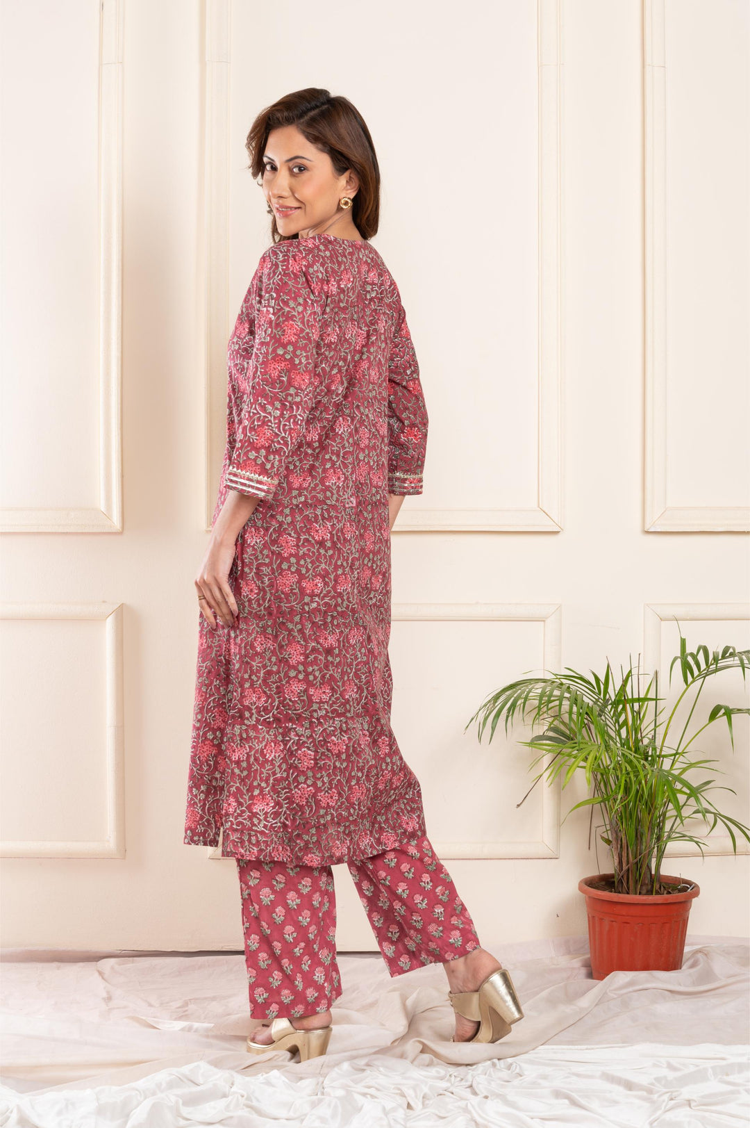 Women cotton blockprint gotta pati-roundneck straight fit suitset marron