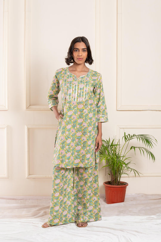 Women cotton blockprint gottapati roundneck straight fit suitset