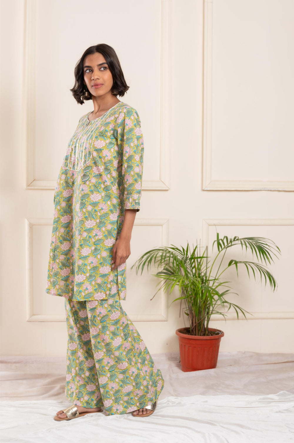 Women cotton blockprint gottapati roundneck straight fit suitset