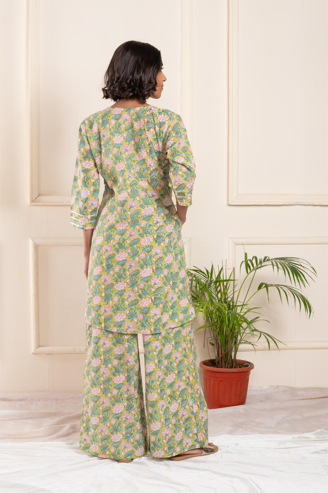 Women cotton blockprint gottapati roundneck straight fit suitset