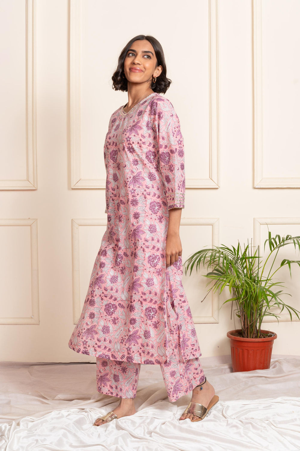 Women cotton blockprint gotta pati vneck straight fit suitset rose pink