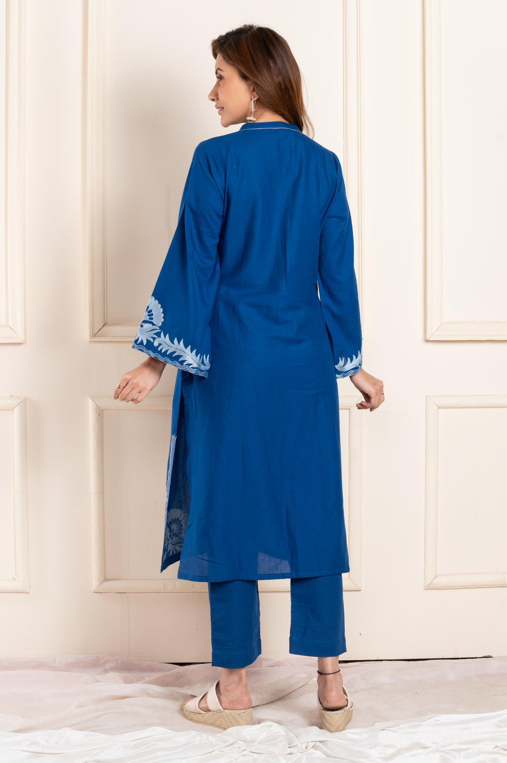 Women twill aari roundneck straight fit suitset blue