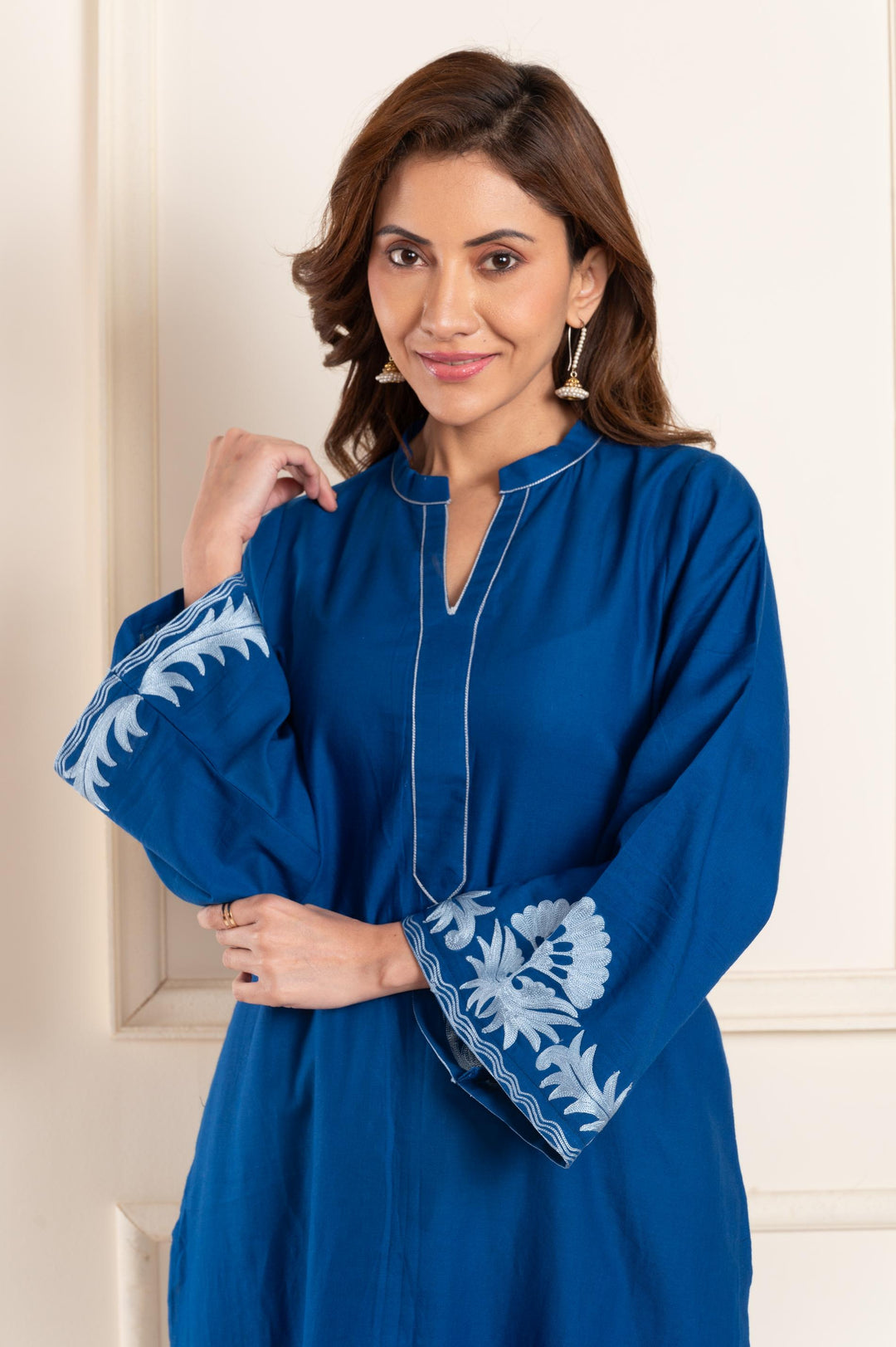 Women twill aari roundneck straight fit suitset blue