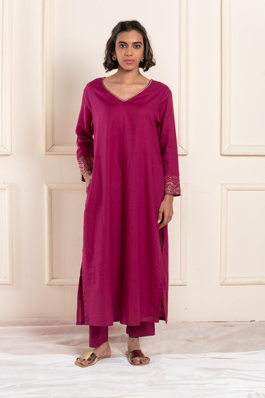 Women twill zardozi vneck straight suitset dark pink