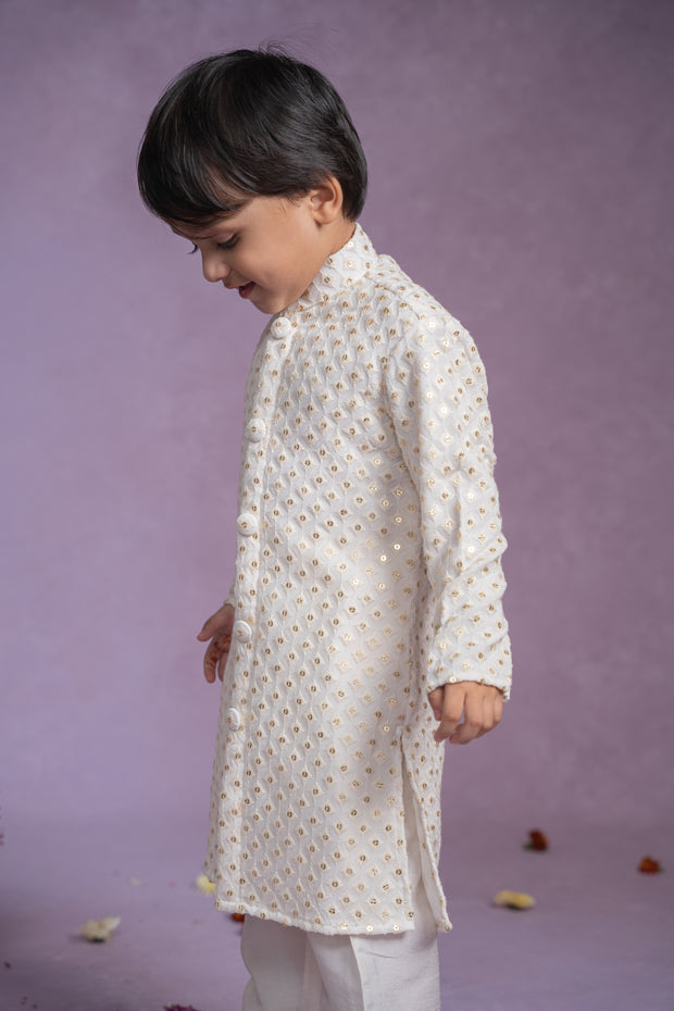Ivory Lucknowi Kurta With Pyjamas